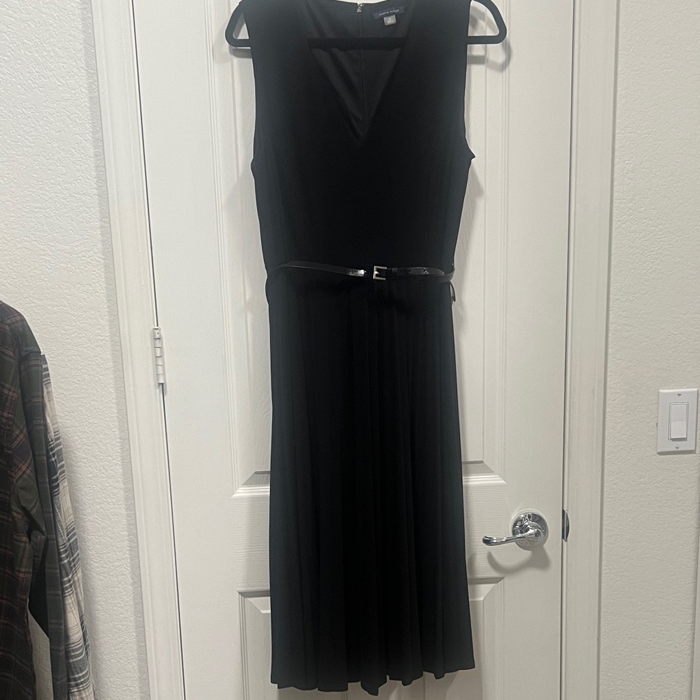 Tommy Hilfiger Black Sleeveless V-Neck Midi Dress with Slim Belt